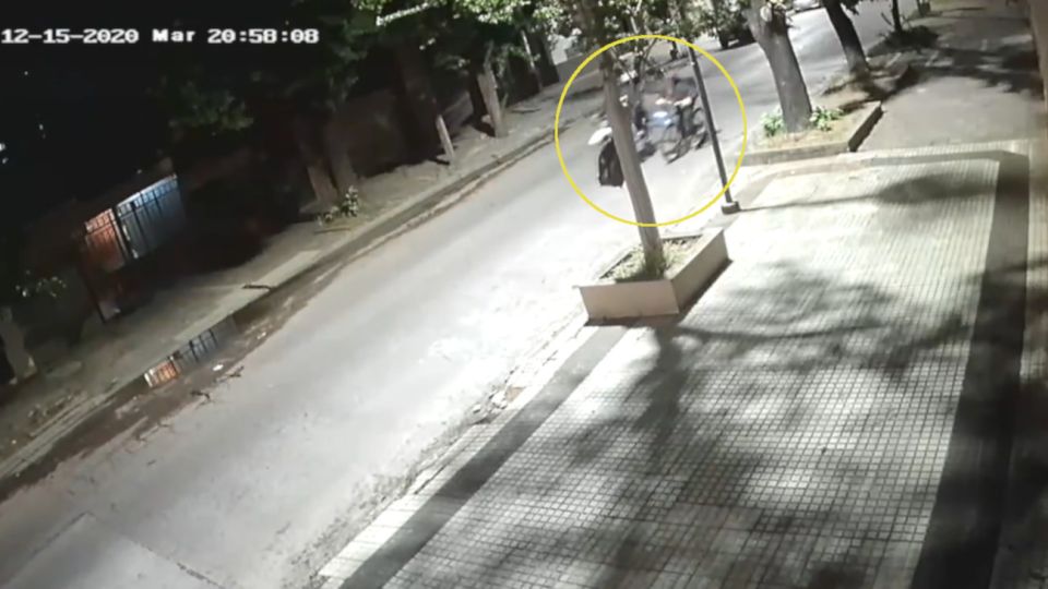 El momento del ataque contra el joven músico platense.