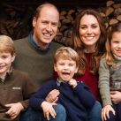 El príncipe William y Kate Middleton lanzaron su postal navideña junto a sus hijos