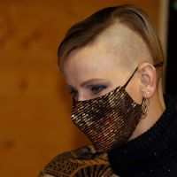 Charlene de Mónaco sorprendió con su cambio de look estilo punk