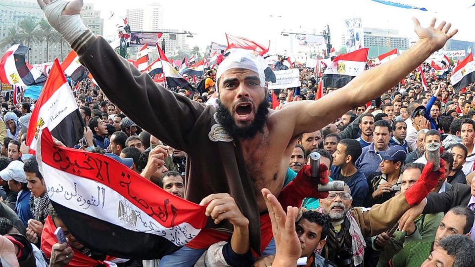 En Egipto la revuelta derrocó a un dictador, Hosni Mubarak, pero abrió paso a otro.