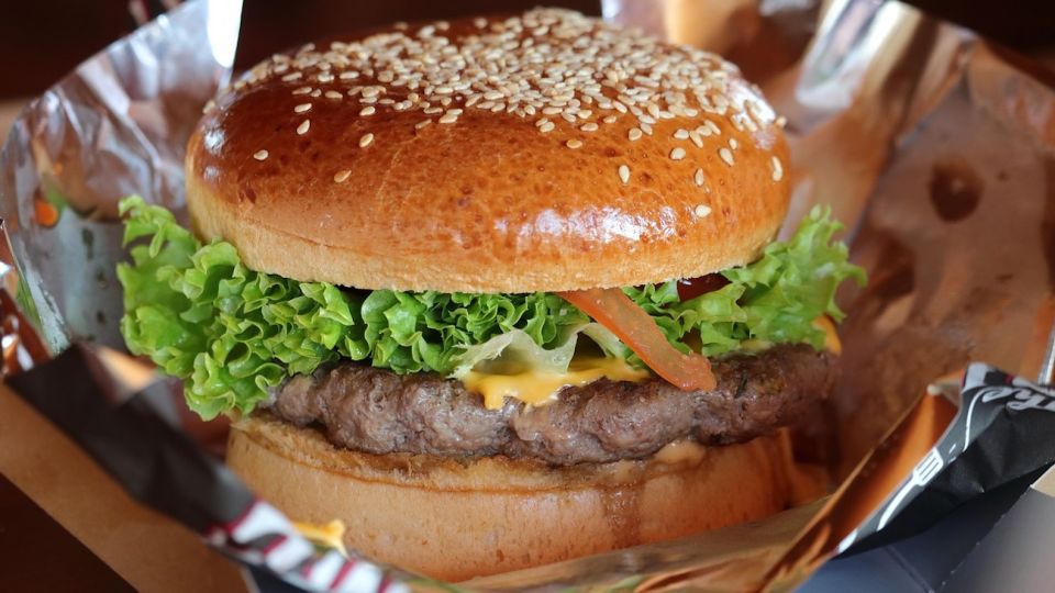 Las hamburguesas de carne de grillo tendrán una textura similar a las tradicionales de carne vacuna.