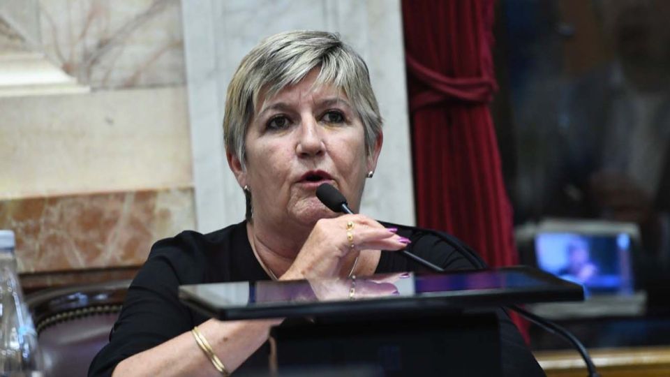senadora Nancy González