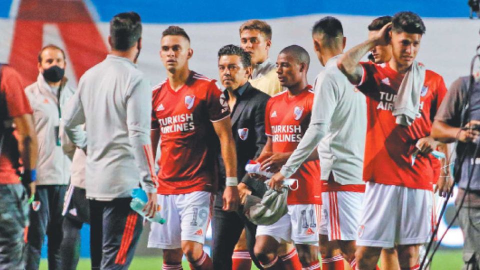 Custodiado por expertos. Este jueves, ante nacional, el muñeco logró batir una marca: llegó a semifinales de la copa libertadores por cuarta vez consecutiva.