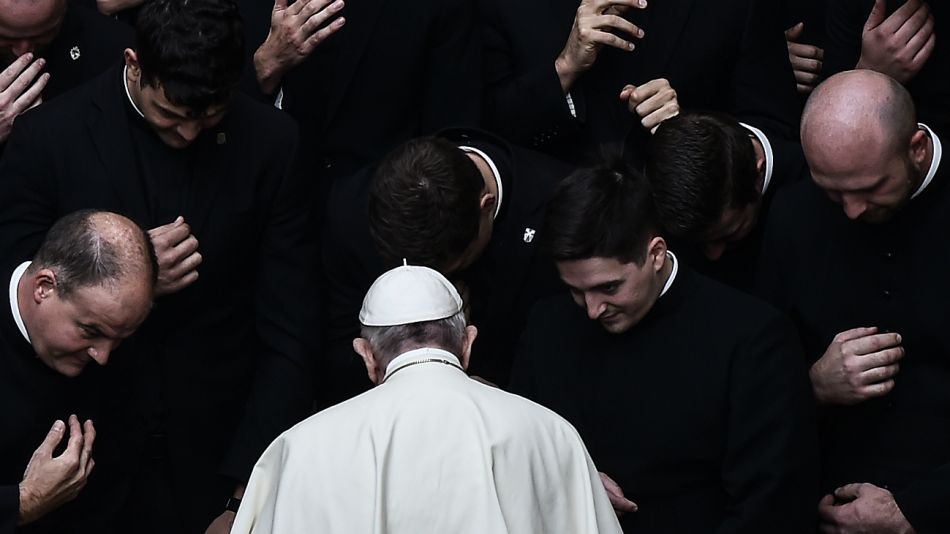 El Papa Francisco defiende las fuentes laborales del Vaticano.
