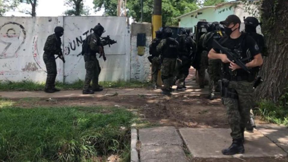 La PSA realizó cinco allanamientos y detuvo a tres presuntos miembros de la organización