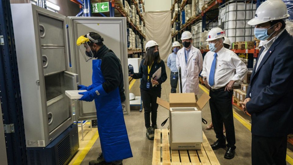 Piñera visitó el centro de almacenamiento y distribución donde llegarán las primeras vacunas contra el Covid-19:
