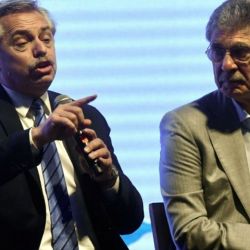 Alberto Fernández y Hugo Sigman, que fabricará la vacuna de AstraZeneca.  | Foto:CEDOC