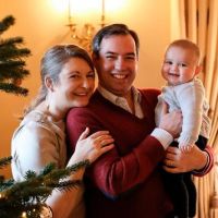 Guillermo y Estefanía de Luxemburgo con Carlos