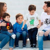 Leo Messi y Antonela con Ciro, Mateo y Thiago