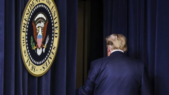 Donald Trump termina su presidencia derrotado y negando la realidad