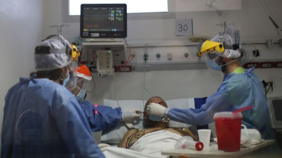 Se modifica la curva de contagios en la Argentina