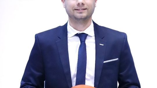 Pasión naranja. Nicolás Arduh jugó en Instituto, Maipú y Empalme y fue DT en General Paz Juniors. Hoy dirige Atenas junto a Cristian Colli.