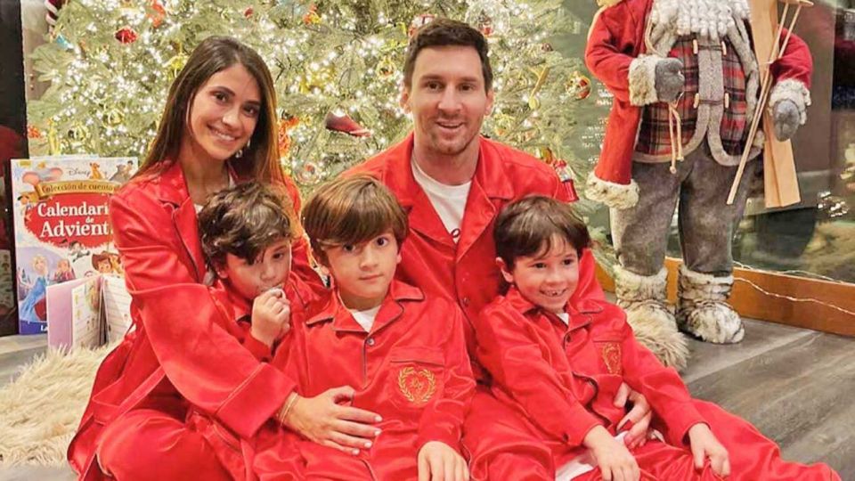 Fiestas. Leo, Antonella, Thiago, Mateo y Ciro en el saludo navideño.
