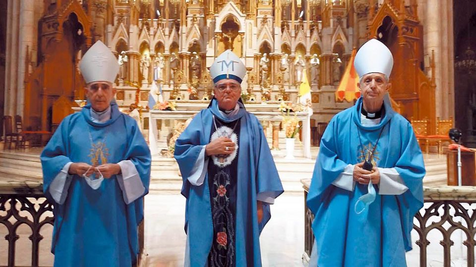 Misa. En la Basílica de Luján, junto a la Conferencia Episcopal.