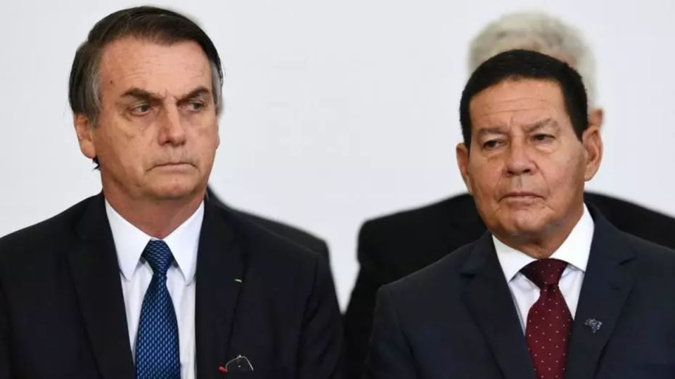 El vicepresidente de Brasil, Hamilton Mourao, junto al presidente Jair Bolsonaro.