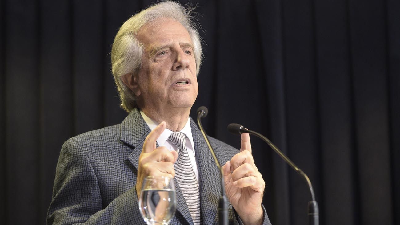 6 de diciembre. El ex Presidente de Uruguay, Tabaré Vázquez, falleció a los 80 años en su casa.