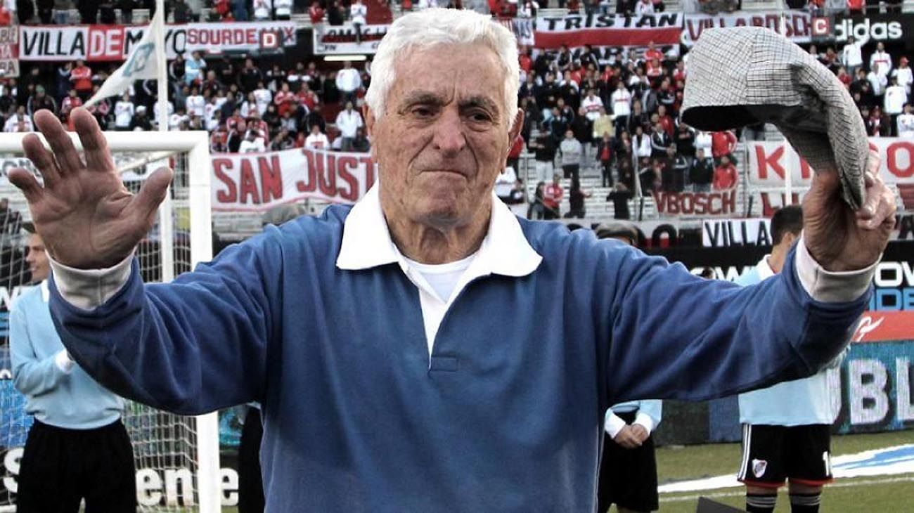 20 de marzo. El arquero Amadeo Carrizo,uno de los máximos ídolos de River, murió a los 93 años.