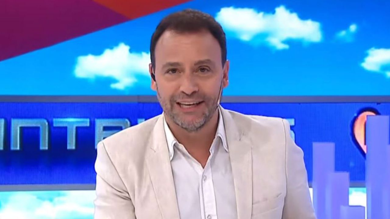 Adrián Pallares anunció su abrupta salida de A24