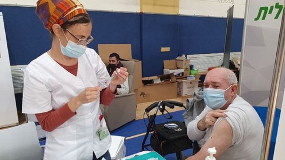 Un hom bre de 75 años murió dos horas después de recibir la vacuna contra el coronavirus