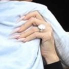 Khloé Kardashian luce su anillo de compromiso con Tristan Thompson