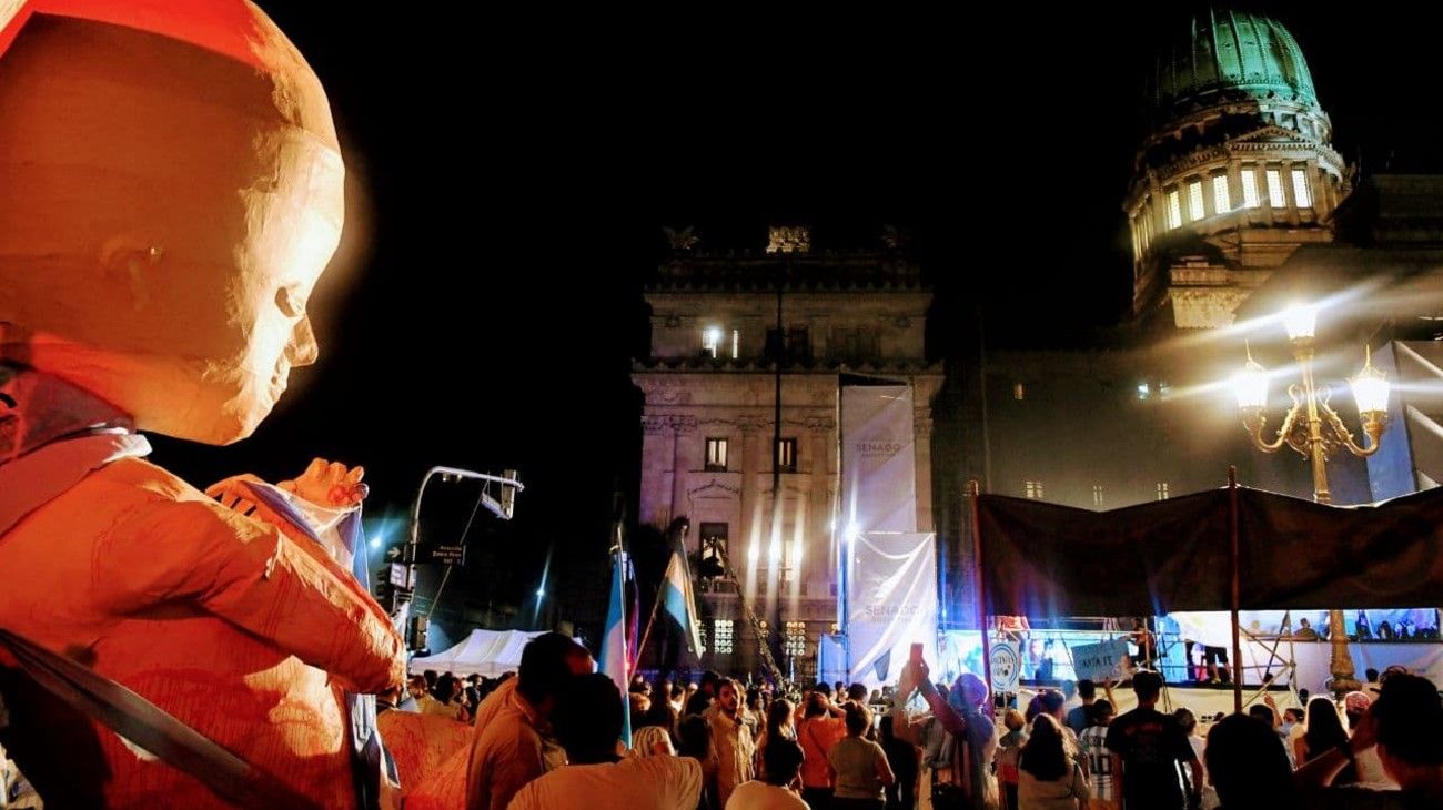 Frustración en la plaza celeste tras la aprobación del aborto en el Senado