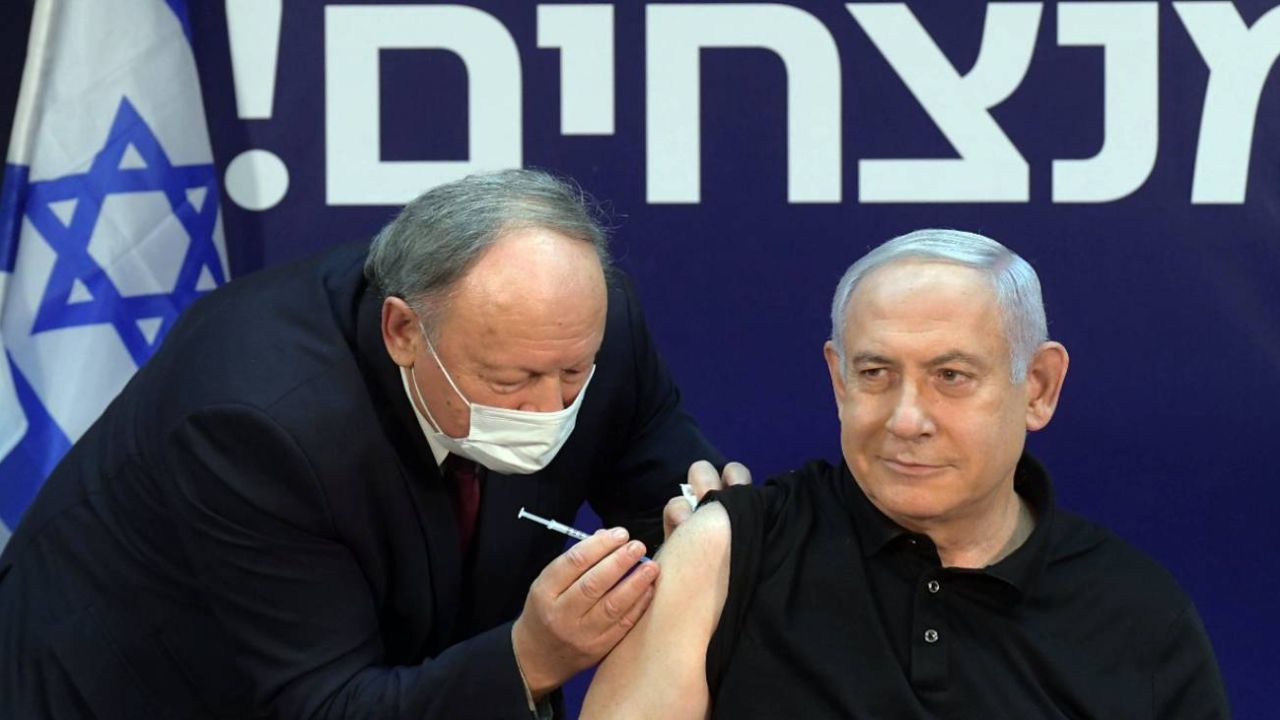 Netanyahu apuesta a que la campaña vacunatoria lo haga volver a crecer en las encuestas.  | Foto:DPA