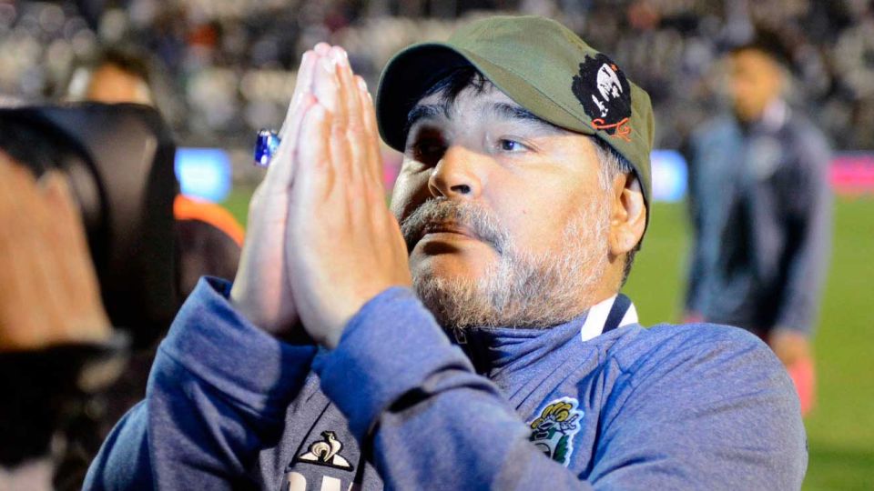 Cracks. Sabella murió el 8 de diciembre; Diego, el 25 de noviembre.
