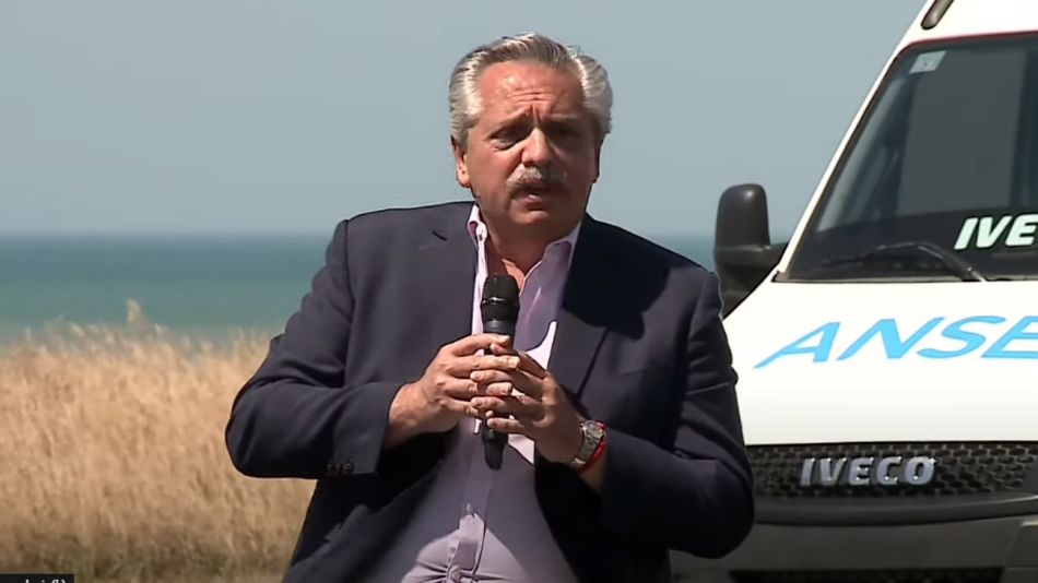 Alberto Fernández, hablando en Chapadmalal.