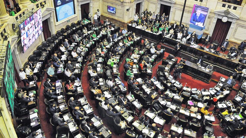 Recinto. Tratarán la prórroga a la ley de biocombustibles. Intrigas por el futuro de las PASO.