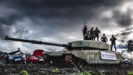 El concurso se dio a conocer bajo el lema “terapia de destrucción”.