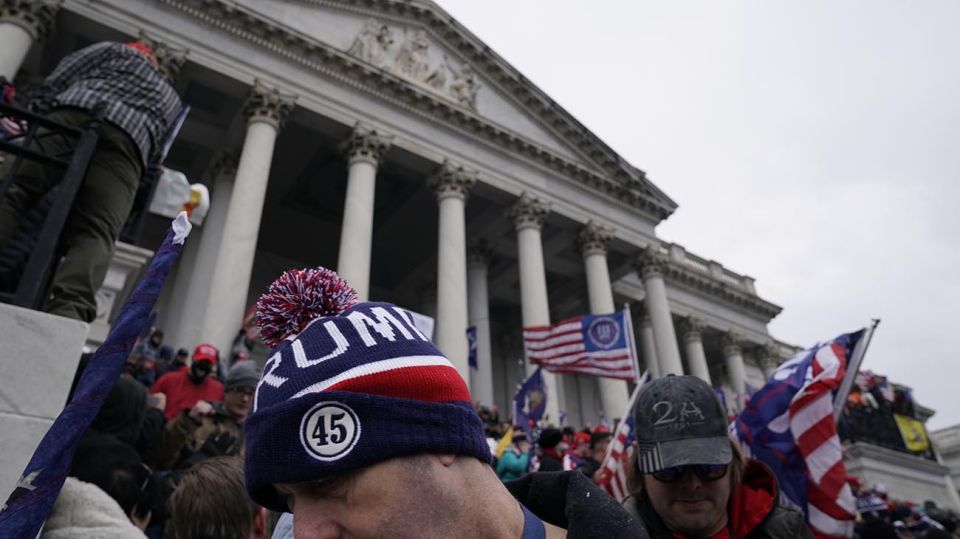 Militantes pro-Trump tomaron por asalto el Capitolio. Foto: AFP.
