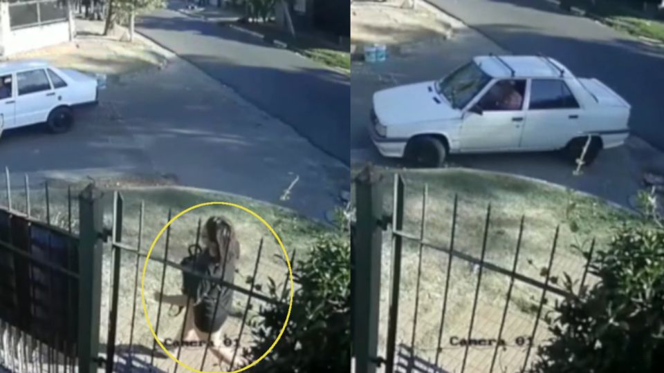 La mujer corre desesperada y el auto de los albañiles retrocede y comienza a seguirla.
