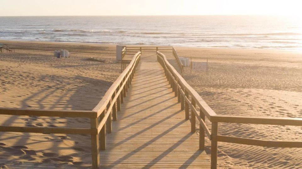 El Intendente de Pinamar, Martín Yeza, y el Presidente de la Asociación Hotelera, Pedro Marinovik, presentan ReservasPinamar.com.