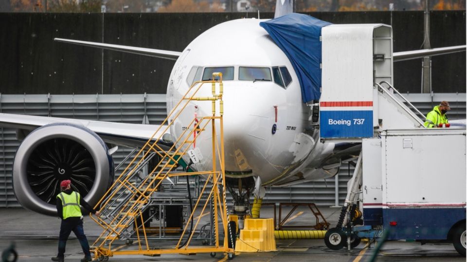 Boeing ocultó información de dos accidentes de su modelo 737 y tiene que pagar 2500 millones de dólares.