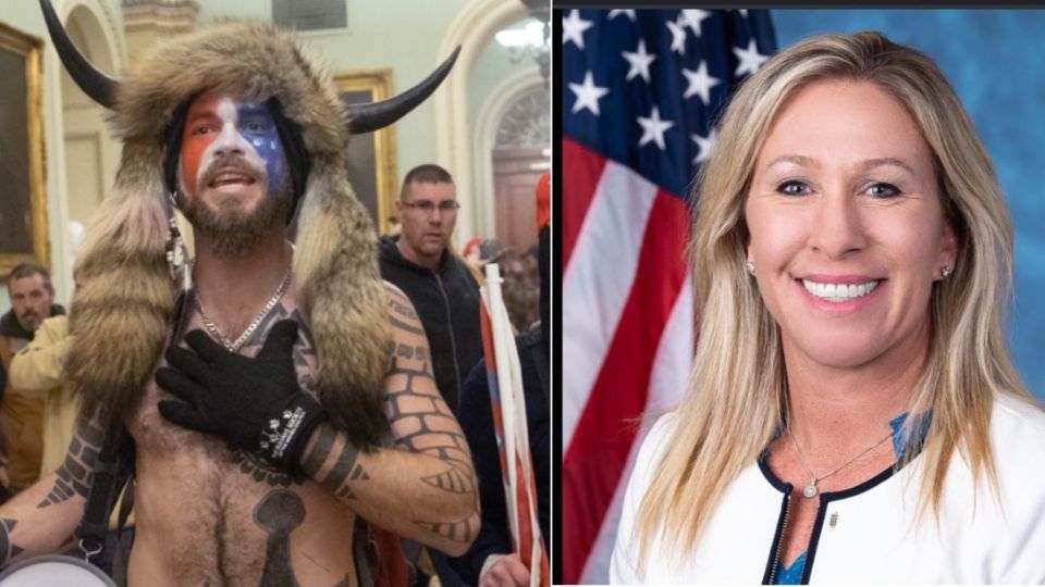 Jake Angeli y la congresista Marjorie Taylor Greene son adeptos a QAnon, el movimiento que cree que pedófilos protegidos por Clinton, Obamas, Soros, Merkel y otros, boicotean a Trump.