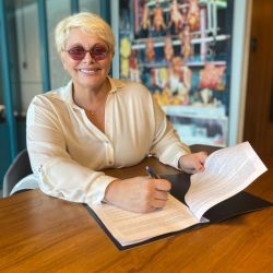 Caras | Carmen Barbieri la primera figura en firmar para ...