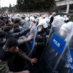 Turquía, Estambul: la policía antidisturbios turca se enfrenta a estudiantes de la Universidad de Bogazici como protesta contra el rector recién nombrado, conocido por su cercanía con el gobierno turco y el partido gobernante. | Foto:Jason Dean / ZUMA Wire / DPA