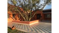 Estudio Fernandez Long: el mosaico calcáreo como protagonista