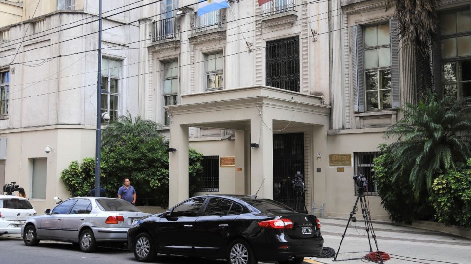 El Sanatorio Otamendi apeló al fallo que lo obliga a tratar a un paciente con dióxido de cloro.