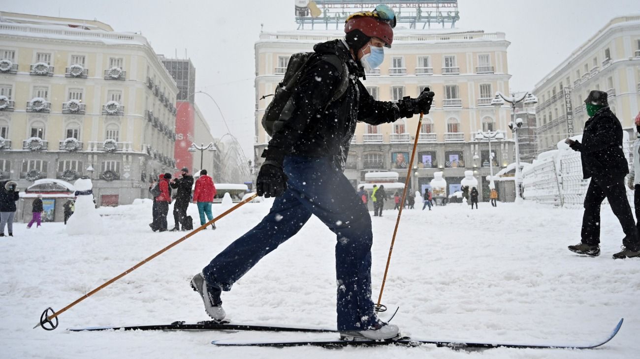 Algunas calles de Madrid acumularon más de metro y medio de nieve.