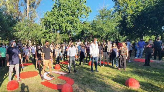 SUMAR. Bee Sellares, De Loredo, Arduh y Fabre en el acto de ayer por la tarde en el Parque Sarmiento.