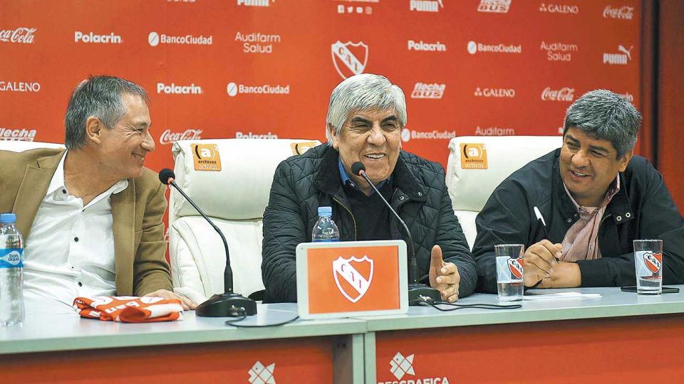 Los dueños. Hugo y Pablo Moyano son los que toman todas las decisiones en el club.