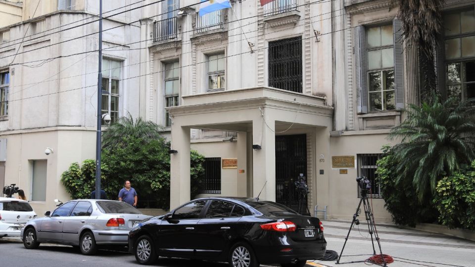 El Sanatorio Otamendi apeló al fallo que lo obliga a tratar a un paciente con dióxido de cloro.