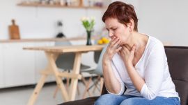 En cualquiera de estas situaciones graves, llamar al servicio de emergencia.