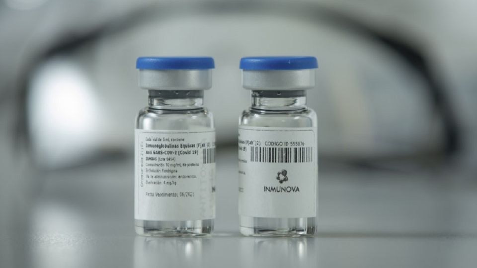 CoviFab es una inmunoterapia innovadora basada en anticuerpos policlonales que demostró reducir en un 45% la mortalidad, en un 24% la necesidad de internación en terapia intensiva y en un 36 el requerimiento de asistencia respiratoria mecánica en pacientes con enfermedad moderada a severa.