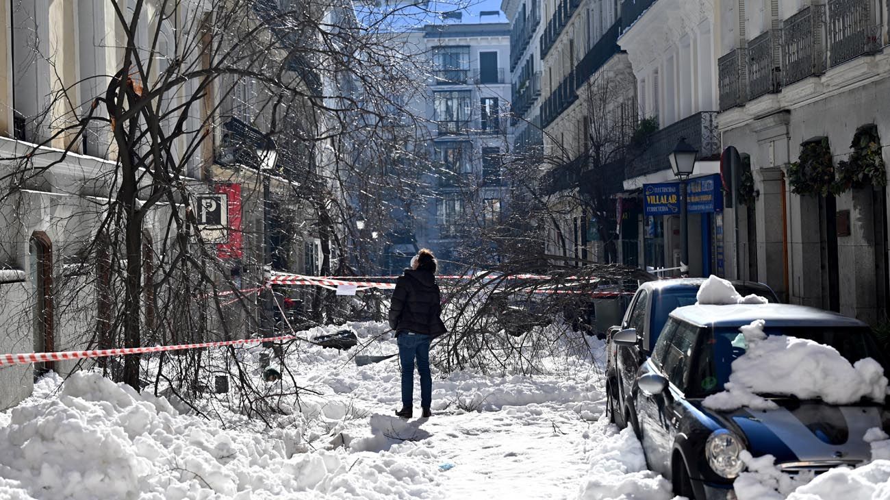 Las escuelas, los tribunales y los museos fueron cerrados en todo el centro de España durante dos días después de que la región fuera azotada por una gran tormenta de nieve.