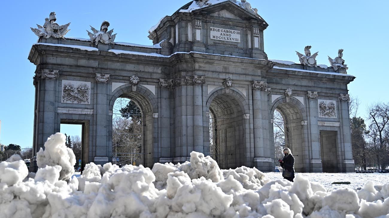 Las escuelas, los tribunales y los museos fueron cerrados en todo el centro de España durante dos días después de que la región fuera azotada por una gran tormenta de nieve.