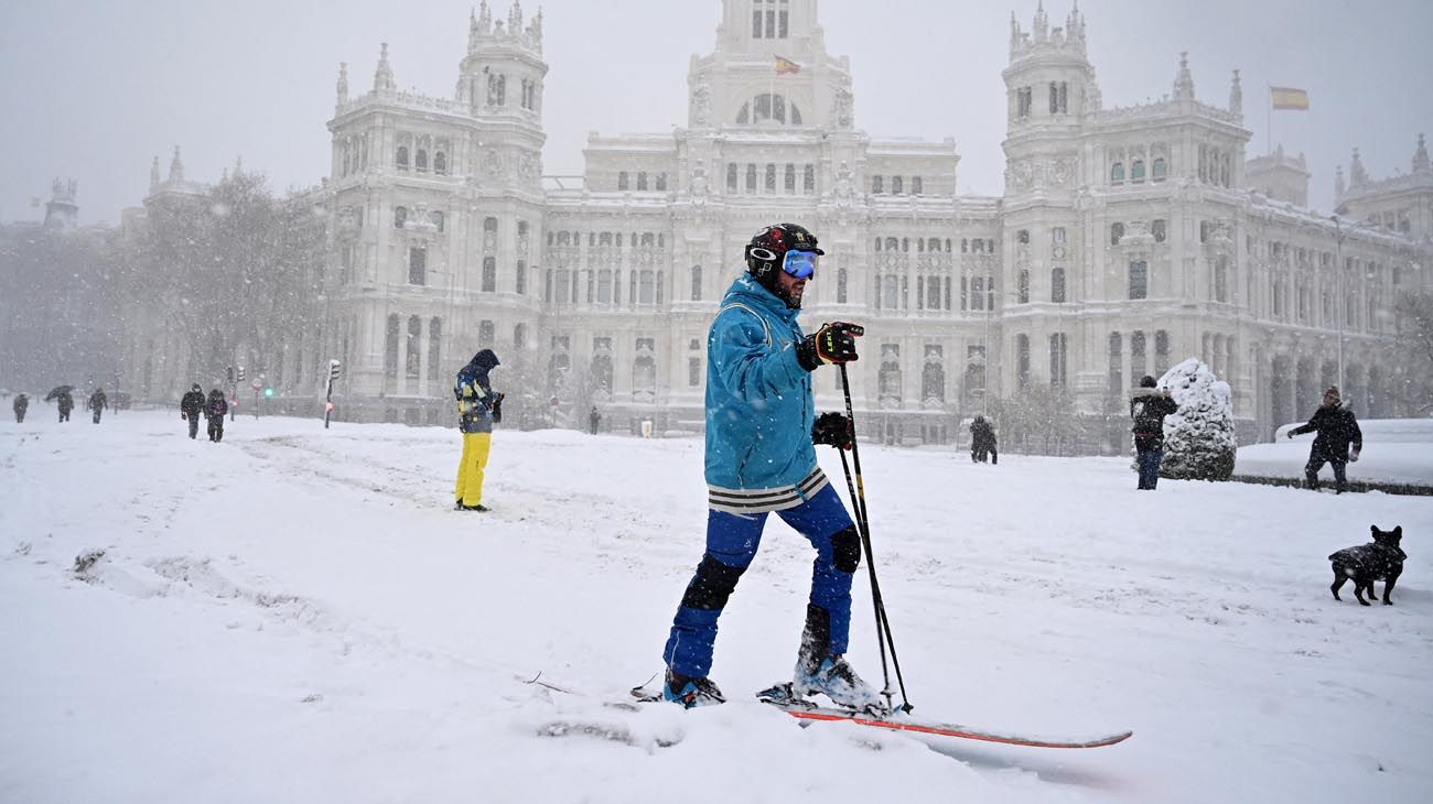 Las escuelas, los tribunales y los museos fueron cerrados en todo el centro de España durante dos días después de que la región fuera azotada por una gran tormenta de nieve.