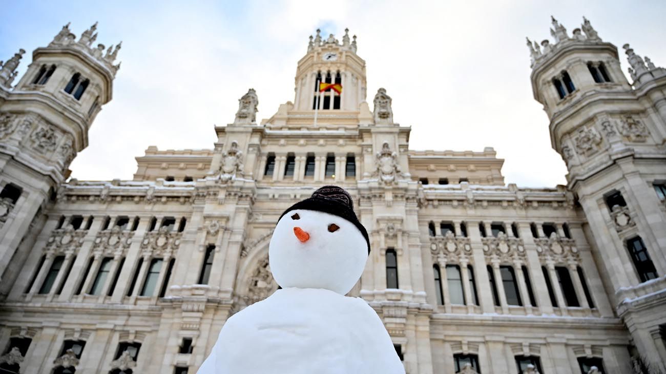 Las escuelas, los tribunales y los museos fueron cerrados en todo el centro de España durante dos días después de que la región fuera azotada por una gran tormenta de nieve.