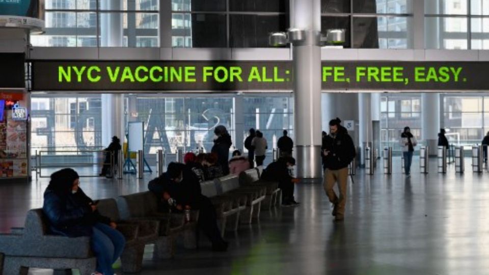 Estados Unidos planea exigir test negativo de Covid a turistas.